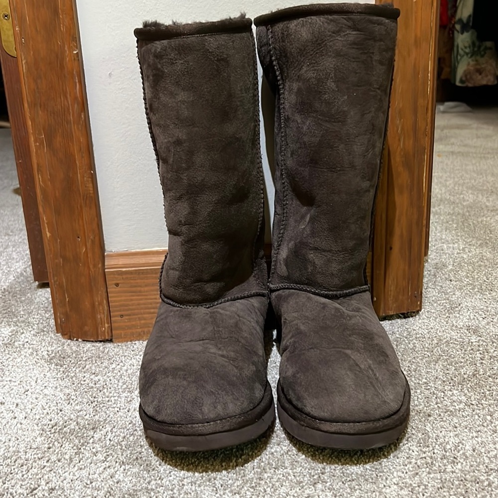 UGG Classic Tall Sheepskin Boots #5815. Women’s size 7.